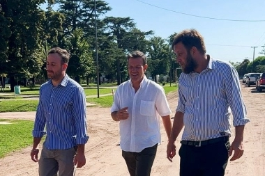 Sciaini recibió a funcionarios bonaerenses y recorrieron obras en Carlos Beguerie