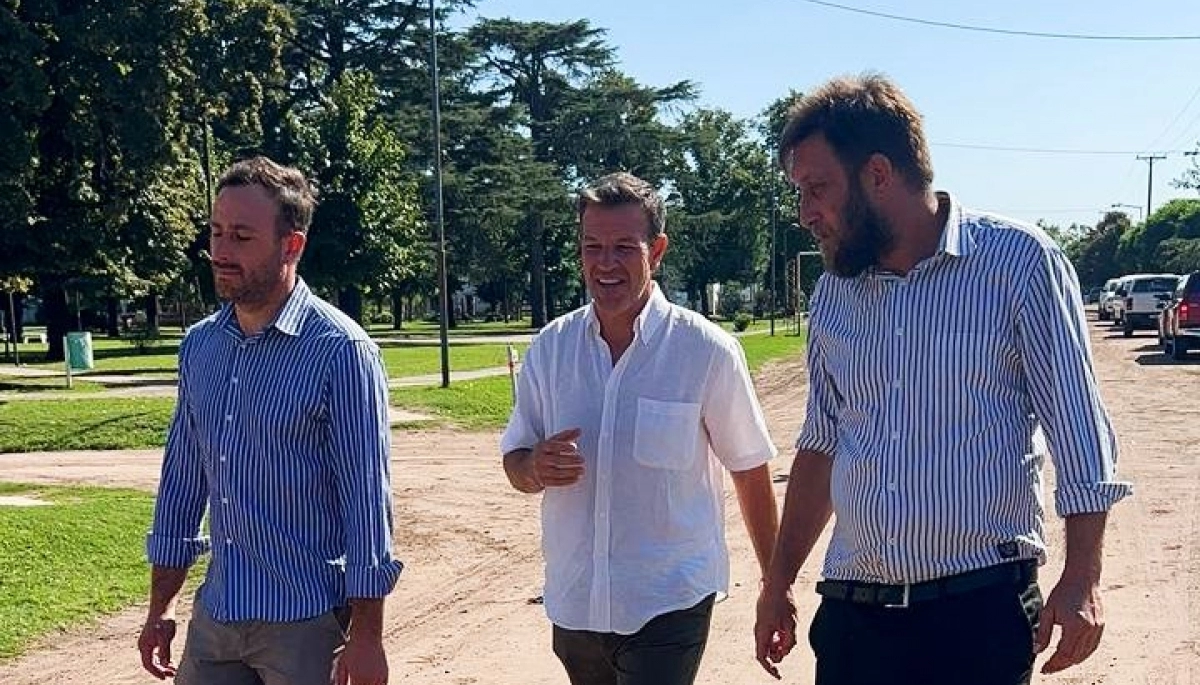 Sciaini recibió a funcionarios bonaerenses y recorrieron obras en Carlos Beguerie