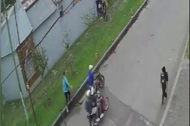 Conurbano descontrolado: banda de motochorros cazan y roban a mujeres y adolescentes