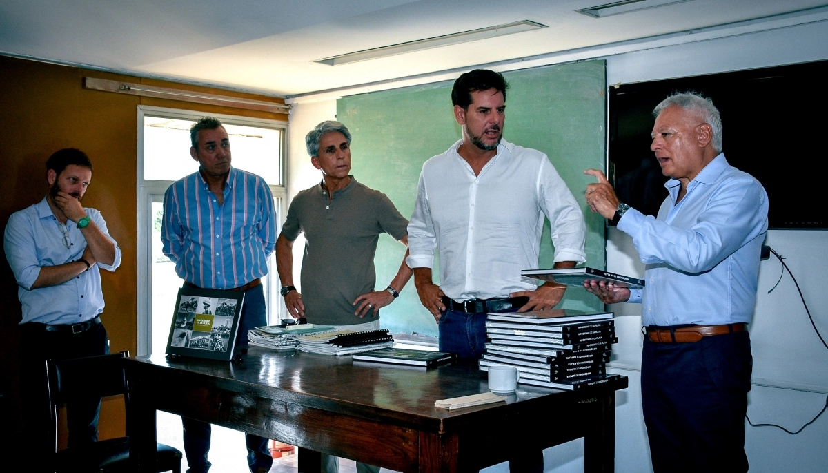 Atanasof encabezó el inicio de las clases en la Escuela de Jockeys Aprendices