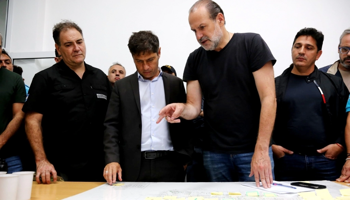 Kicillof apuntó contra Milei luego del feroz temporal en Bahía Blanca: “Frenó mil obras públicas”