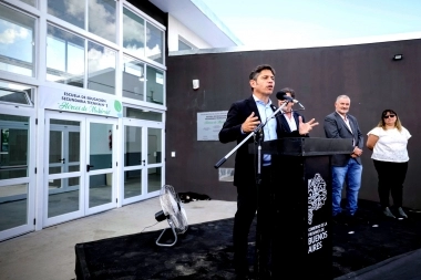 Kicillof inauguró un edificio educativo en Ramallo: habló de los “ataques” y la “crueldad” de Milei
