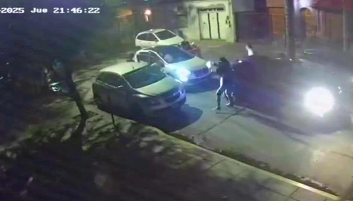 Descontrol en Tres de Febrero: temible banda le cruzó el auto a una pareja y le robó todo