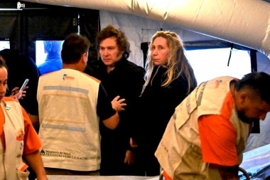 Con críticas a Kicillof, Milei anunció la creación de un fondo de $200 mil millones para Bahía Blanca