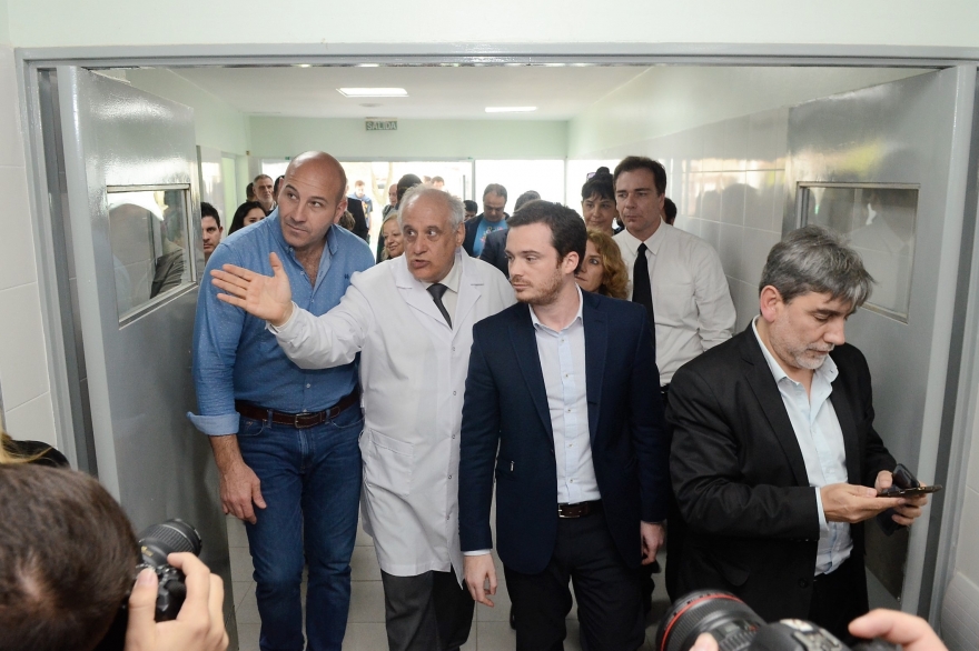 Ministro Scarsi visitó la renovada guardia del Hospital Iriarte de Quilmes