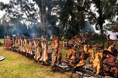 Adolfo Gonzales Chaves celebró el éxito de la 15ª Fiesta Provincial del Asado Pampeano