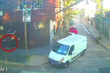 Conurbano descontrolado: robaron la camioneta de una droguería y secuestraron al conductor