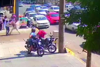 Conurbano descontrolado: vecinos atraparon a motochorro y varios cómplices lo fueron a rescatar a los tiros