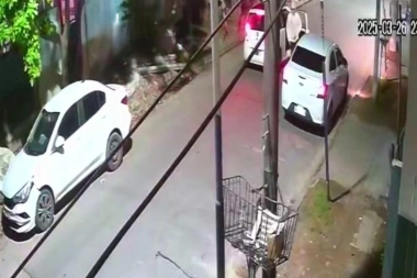 La ocasión hace al ladrón: estaban a la pesca cuando encontraron un auto vacío y con las llaves puestas