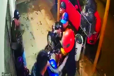 Conurbano descontrolado: se le pusieron a la par, le apuntaron a la cabeza y le robaron la moto