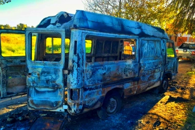 Un sueño transformado en pesadilla: le robaron e incendiaron el motorhome que armó desde cero