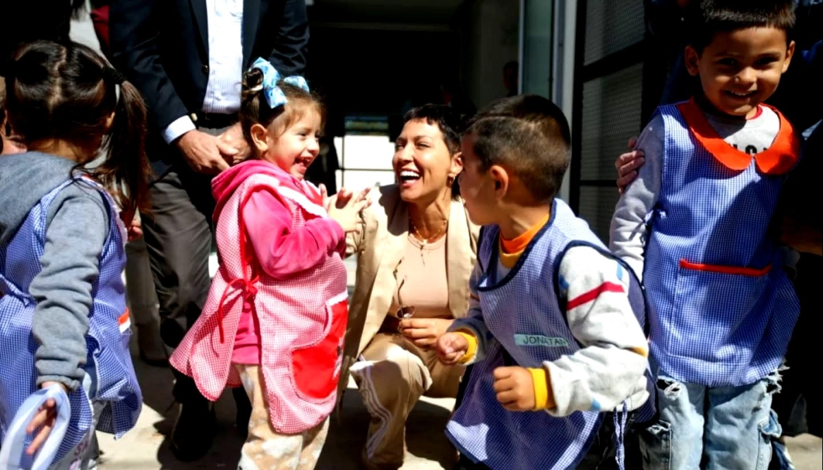Mayra Mendoza inauguró un jardín de infantes en el barrio Santa Lucía-La Paz de Quilmes Oeste