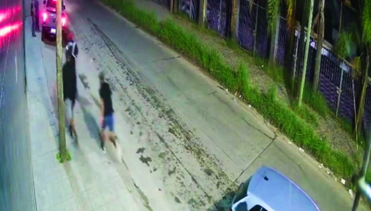 Conurbano descontrolado: robo piraña a un automovilista cuando se detuvo a dialogar con vecinos