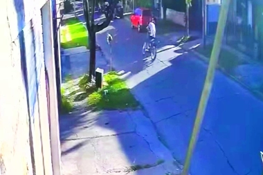 Inseguridad en Morón: motochorros interceptaron a un hombre y le robaron la moto a los tiros