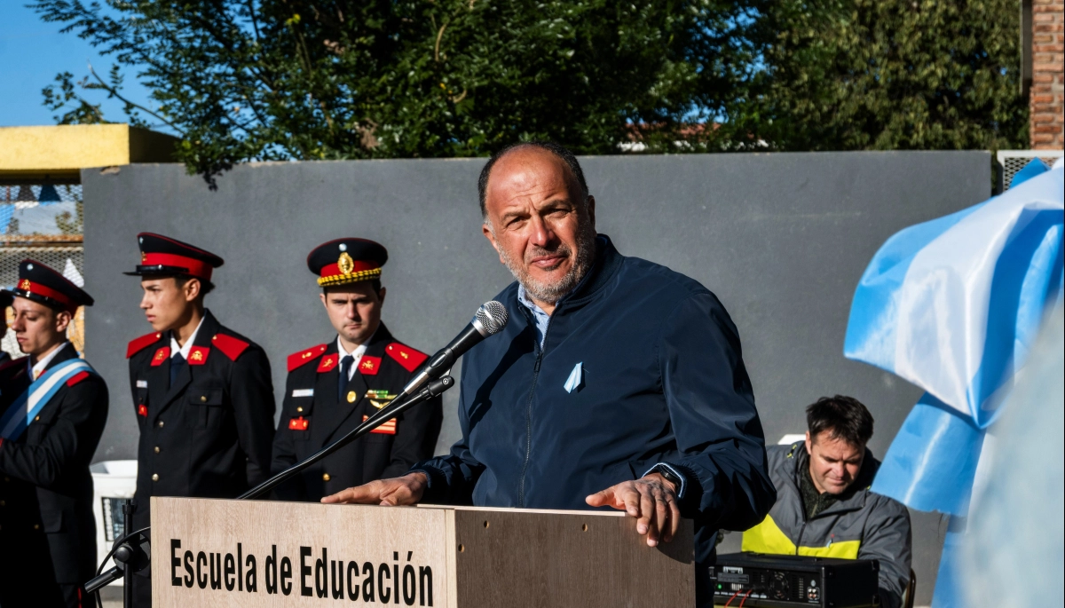 Tres Arroyos: Garate encabezó el acto para rendir homenaje a los Veteranos de Malvinas