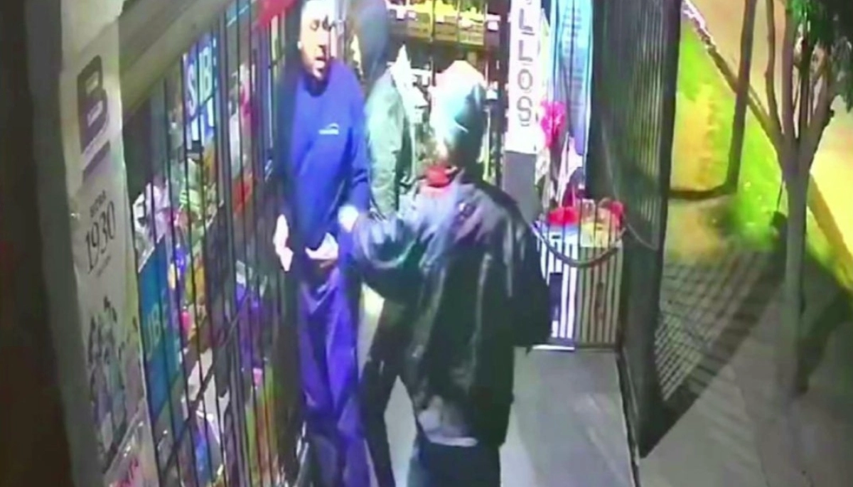 Conurbano descontrolado: paró a comprar en el kiosco y para robarle le pusieron un arma en la nuca
