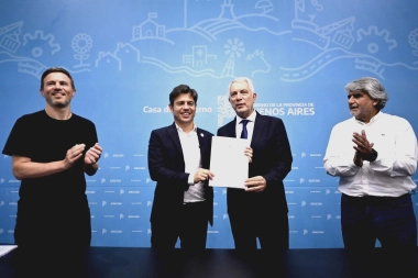 Luego de la reinauguración de la Plaza San Martín, Alak y Kicillof acordaron la firma para habilitar el Parque Industrial en Abasto