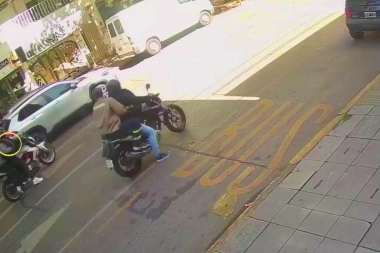 Conurbano descontrolado: motochorros asaltaron a una pareja de jubilados