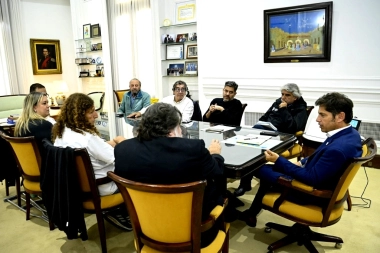 Kicillof se mostró con dirigentes de Unidad Popular y respaldaron el desdoblamiento de las elecciones en Provincia
