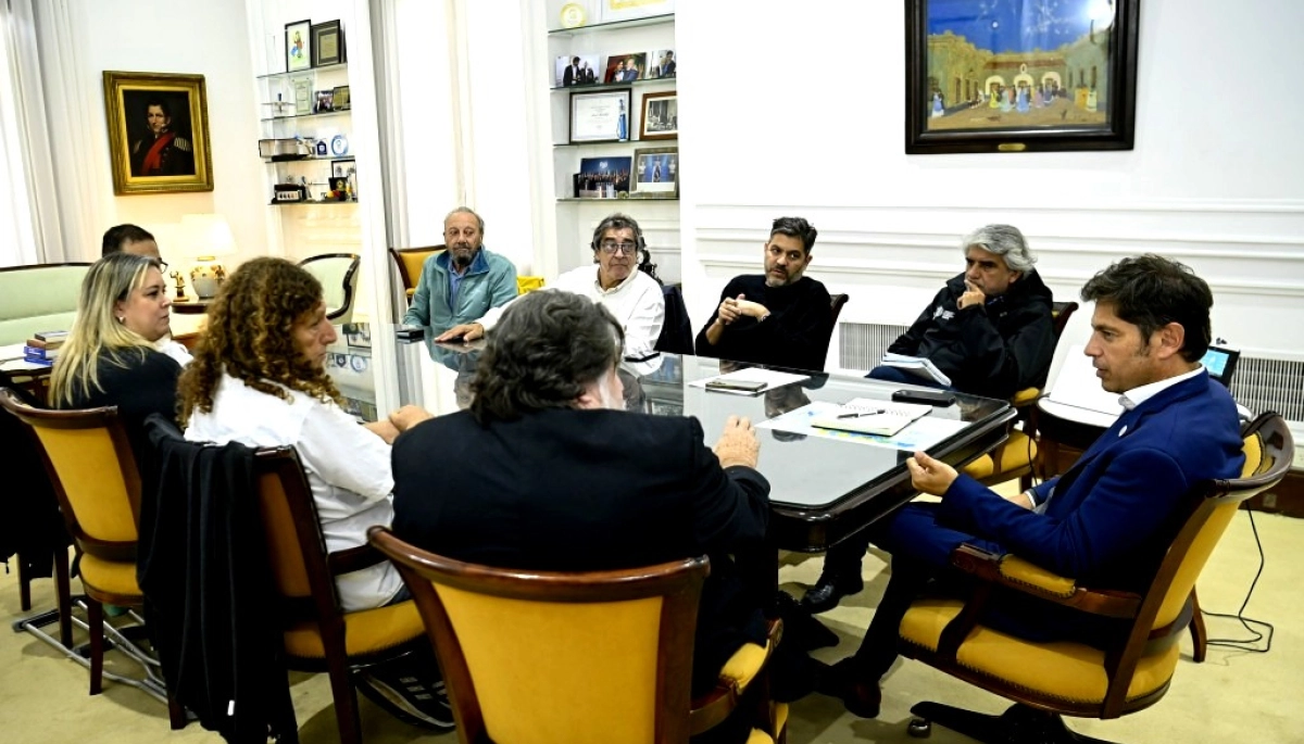 Kicillof se mostró con dirigentes de Unidad Popular y respaldaron el desdoblamiento de las elecciones en Provincia