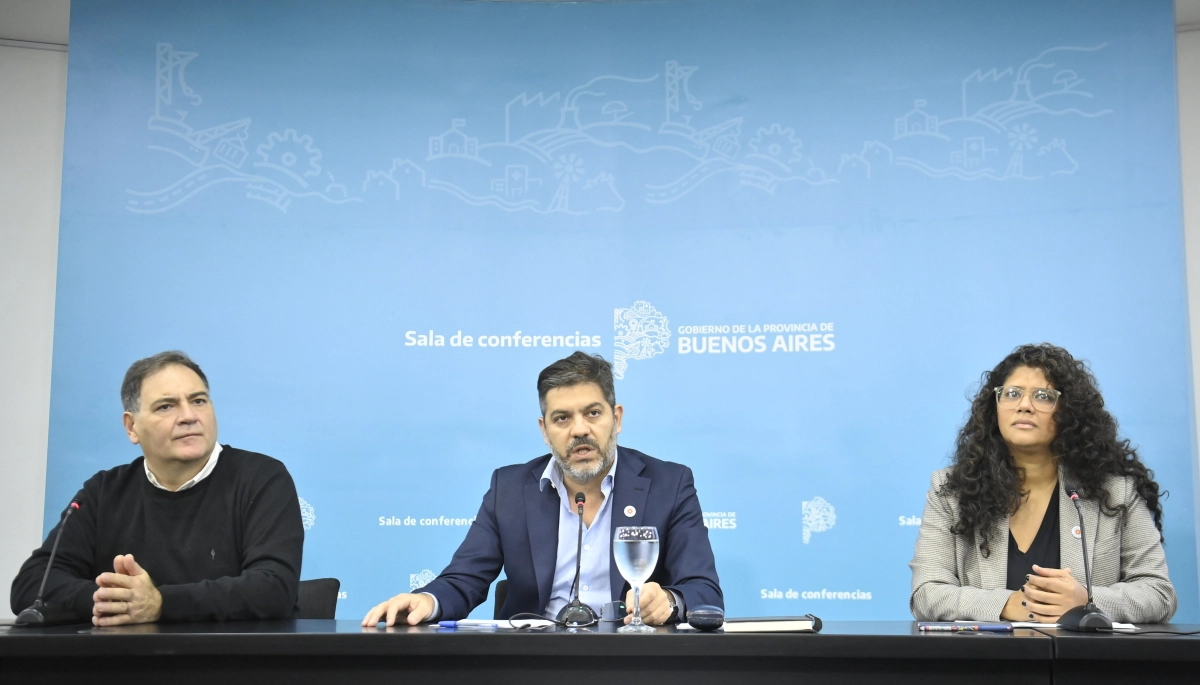 Desde el gobierno bonaerense, Bianco confirmó la suspensión de las PASO y criticó la “devaluación que hizo Milei”