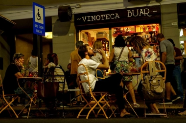 Con música en vivo y degustaciones, el Municipio de Vicente López invita a La Noche del Malbec