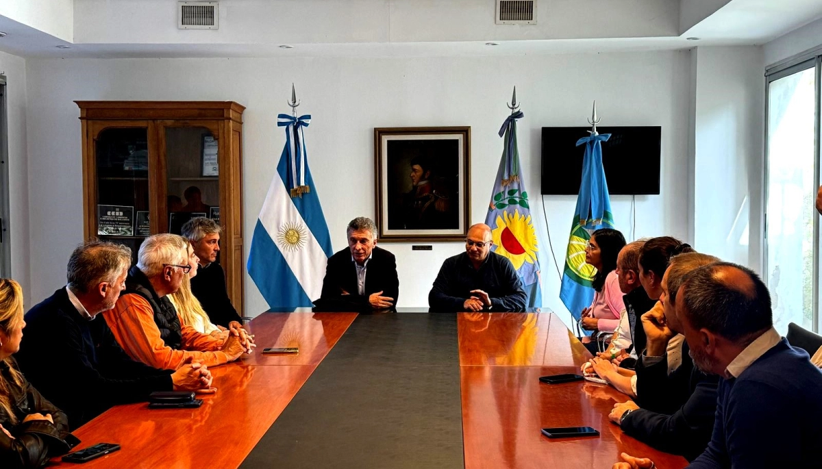 Macri sale a seducir radicales para ganar volumen en la negociación por el pacto libertario-PRO