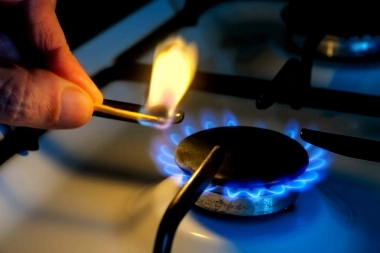 A pesar de la baja inflación, el 2025 iniciará con aumentos en las tarifas de luz y gas en el AMBA