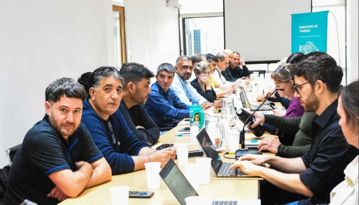 Paritarias: Provincia convocó a docentes, estatales y judiciales para discutir los salarios de junio