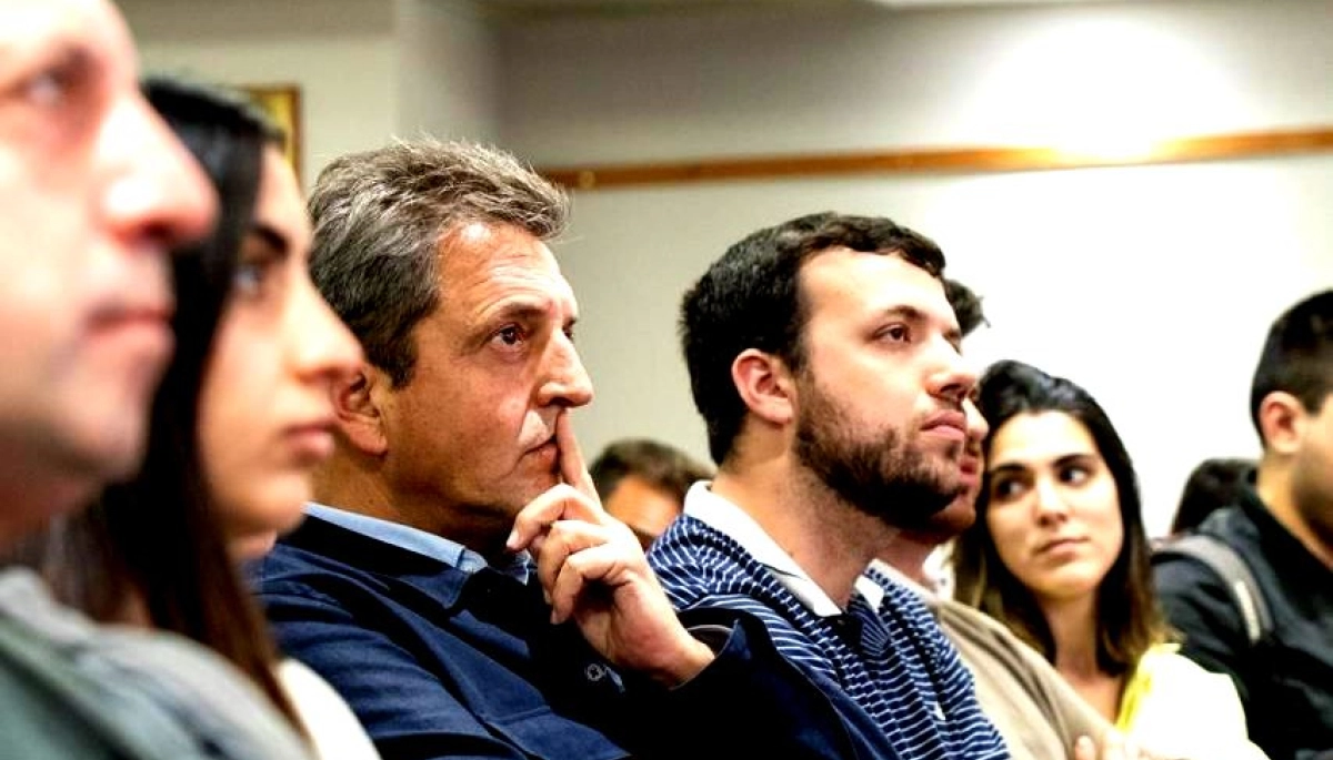 Massa, otra aparición y mensaje al peronismo: “La reconstrucción es con unidad y discusión”