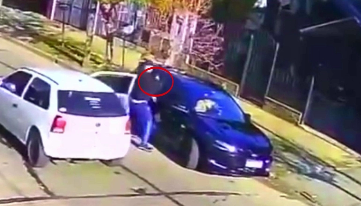 Inseguridad en Avellaneda: automovilista quedó a pie en medio minuto