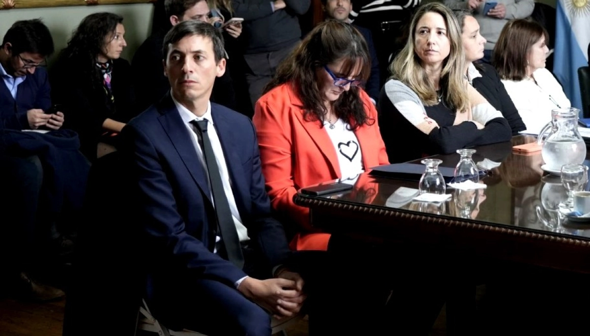 Senadores radicales denuncian el abandono de Kicillof en las rutas provinciales y le exigen acción