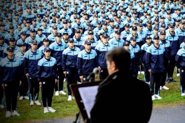Policías militantes: Kicillof cesanteó a 24 efectivos bonaerenses por “conspirar”
