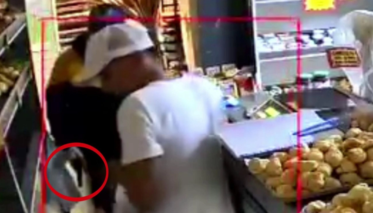 Falsos clientes mostraron los "cañoncitos" y robaron una panadería de Avellaneda