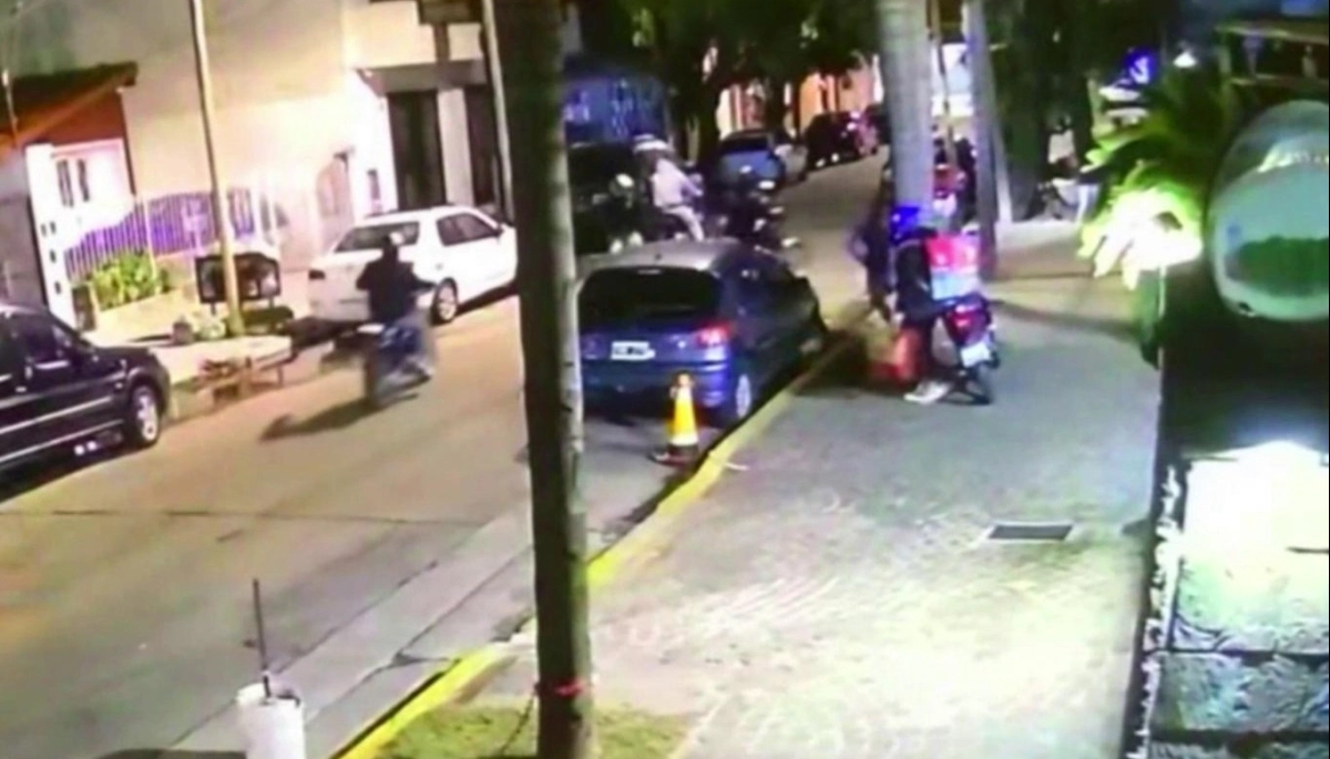 Delivery cumplidor: manada de motochorros le robó la moto pero igual entregó el pedido