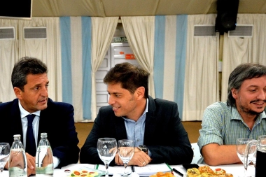 El peronismo kirchnerista logró la unidad: el espacio de Kicillof, Máximo y Massa se llamará "Fuerza Patria"