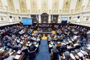 El peronismo acepta eliminar la “doble firma” y anuncia proyecto para reformar Legislatura