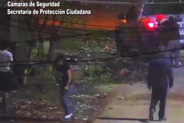 El COT detuvo a dos hombres que se movilizaban en un auto sin luces y que chocaron con una casa