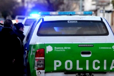 Terror en Lanús: en la puerta de una escuela y cuando salían los alumnos, robaron una 4 x 4 a mano armada