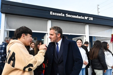 Achával inauguró una escuela secundaria en Pilar: “Una escuela es siempre un lugar que transforma”