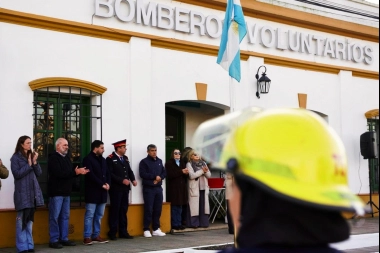Egüen encabezó el acto en conmemoración por el Día del Bombero Voluntario en 25 de Mayo