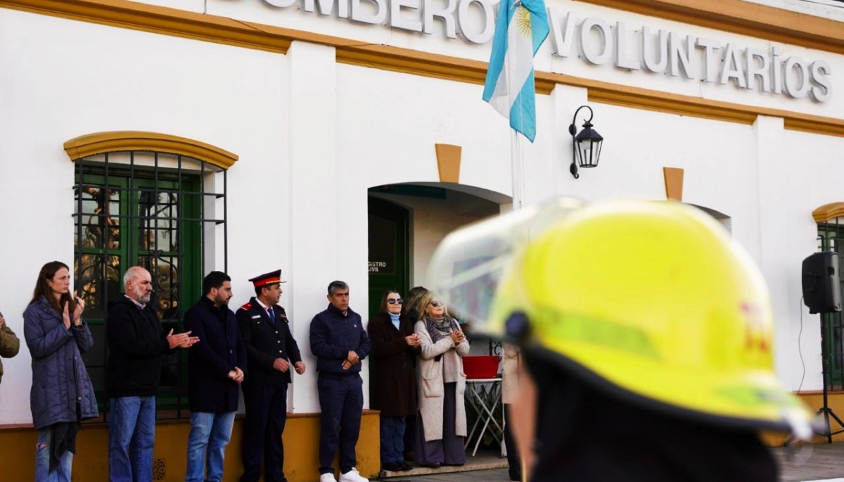 Egüen encabezó el acto en conmemoración por el Día del Bombero Voluntario en 25 de Mayo