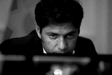 Cuál fue el mensaje de Kicillof en el grupo de WhatsApp de intendentes del MDF tras el anuncio de Cristina