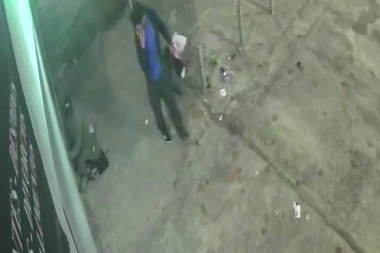 En 10 minutos desvalijaron una peluquería y arruinaron a la propietaria