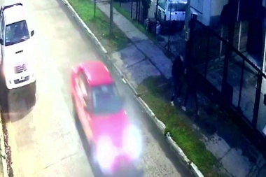 Golpiza feroz: caminaba hacia el colegio y lo emboscó para robarle todo