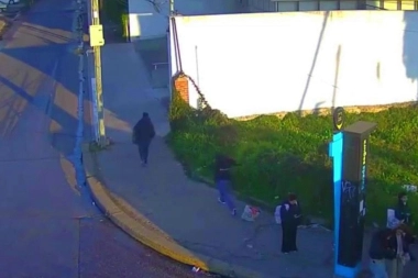 Parada segura: pasajera denunció que descuidista le arrebató el celular y la Guardia Urbana lo encontró