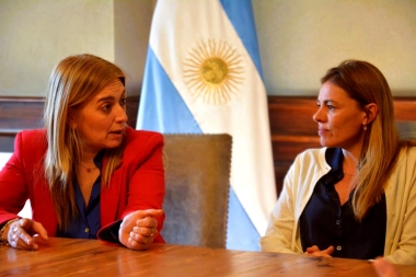 Entre críticas a la grieta y sus proyecciones, Danya Tavela analizó la política actual desde Provincias Unidas