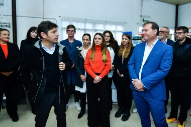 Kicillof y un paquete de anuncios para Puan: presentó un nuevo Centro Universitario y entregó equipamiento 