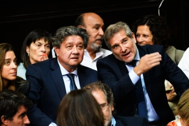 Libertarios “dialoguistas” cambian de nombre en el Senado bonaerense y se alejan de Milei