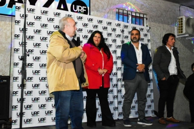 Luayza inauguró un nuevo local: “Quiero representar a Berazategui como vecino y como papá”